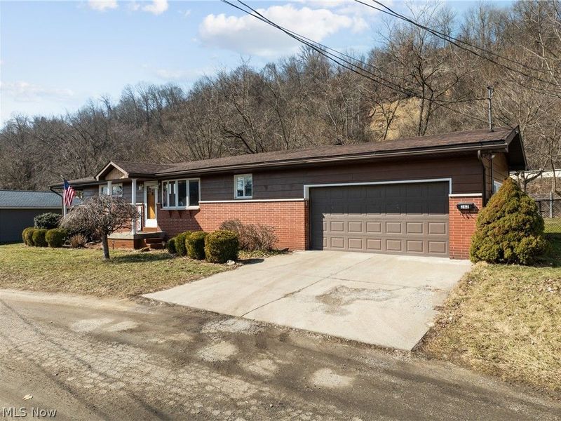 262 Quincy Lane, Tiltonsville, OH 43963 Photo 3