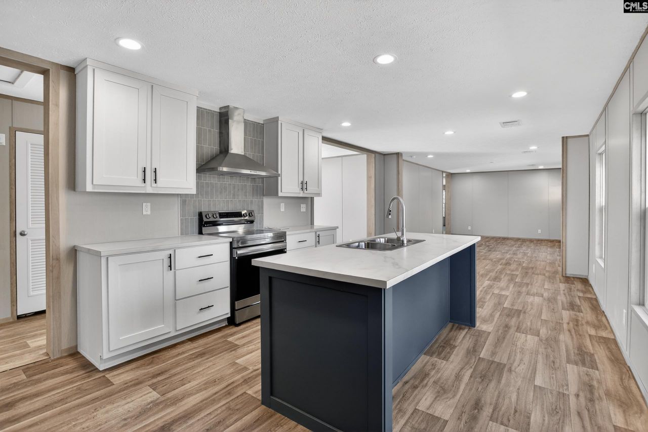 6935 Two Notch Road  Photo 12