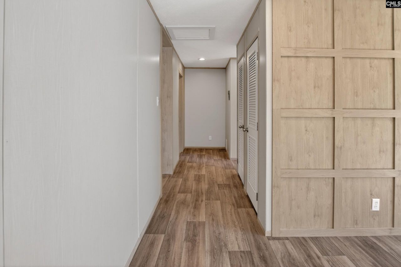 6935 Two Notch Road  Photo 16