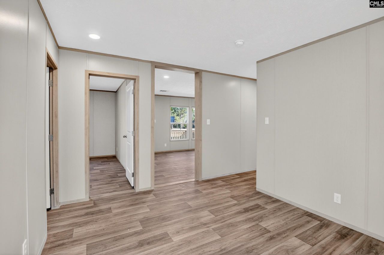 6935 Two Notch Road  Photo 23