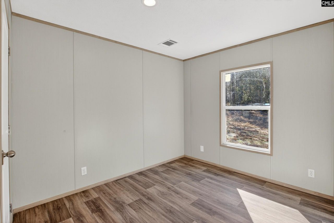 6935 Two Notch Road  Photo 32