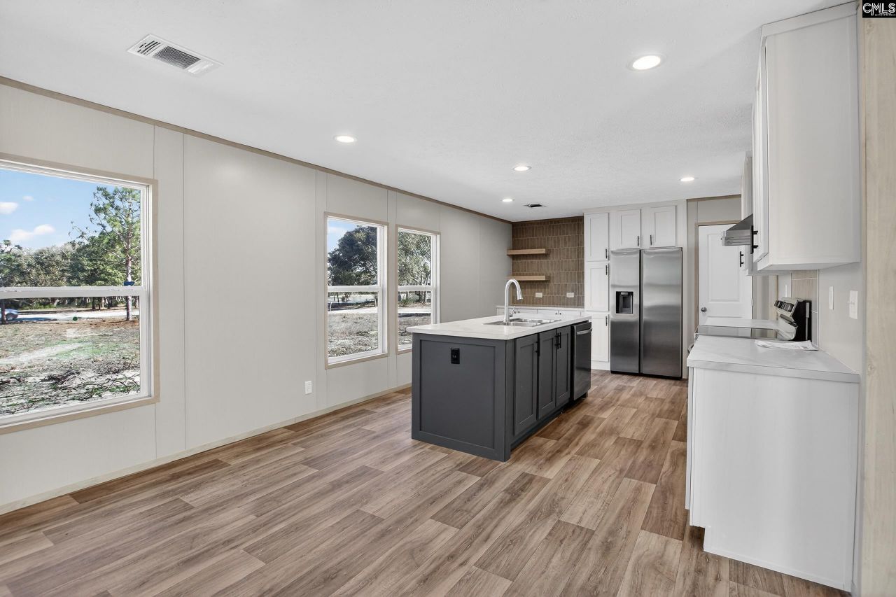 6935 Two Notch Road  Photo 6