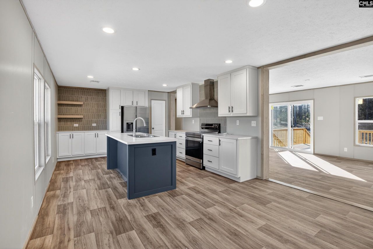 6935 Two Notch Road  Photo 7