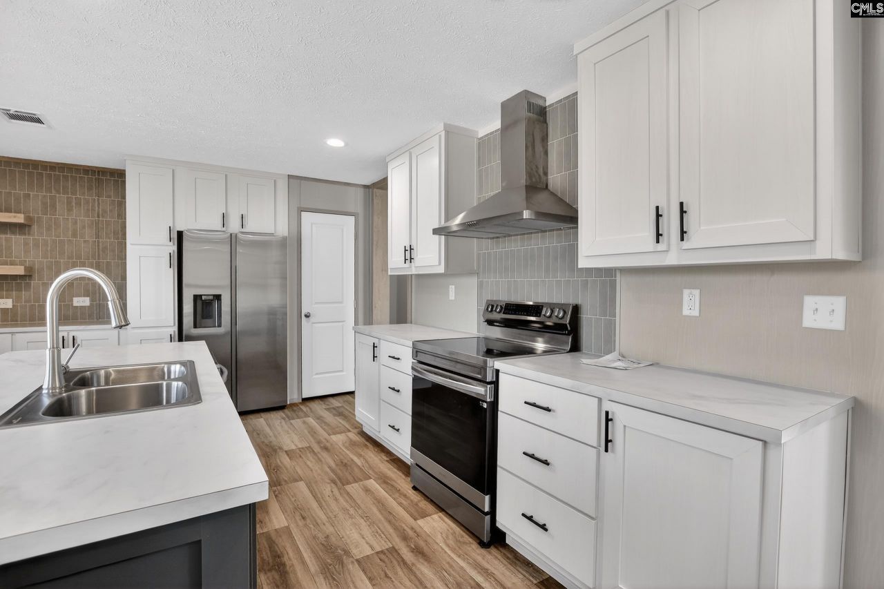 6935 Two Notch Road  Photo 8