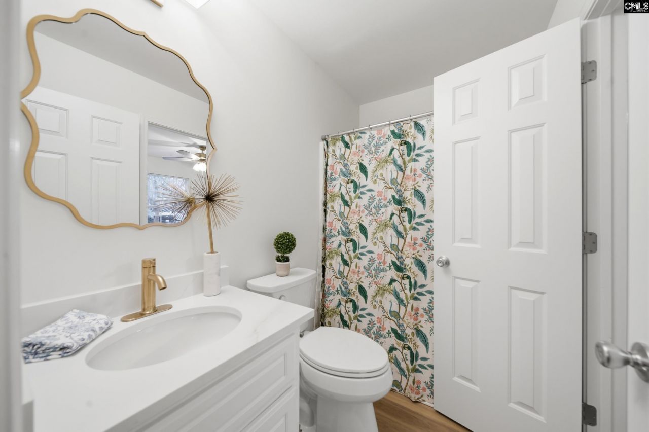 105 Waverly Drive  Photo 10