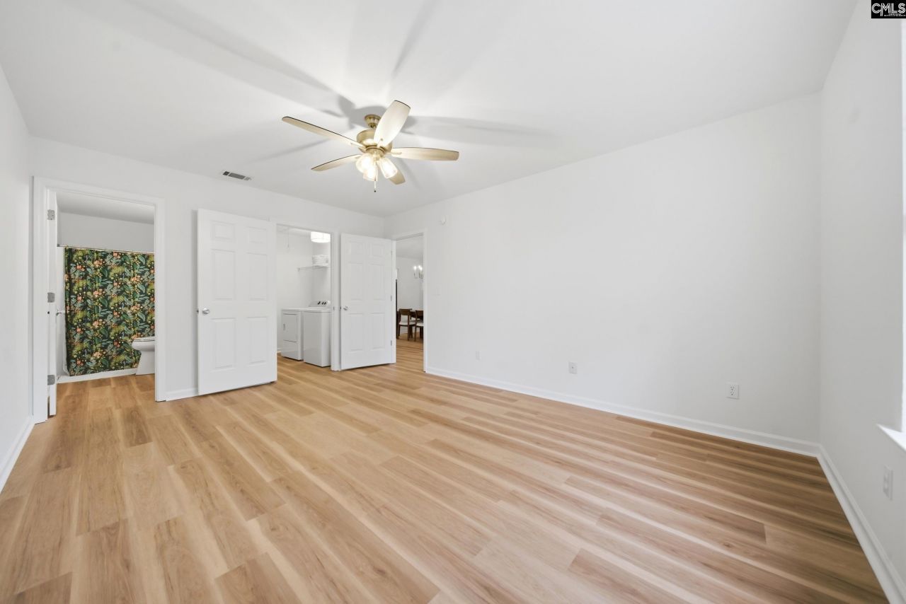 105 Waverly Drive  Photo 17