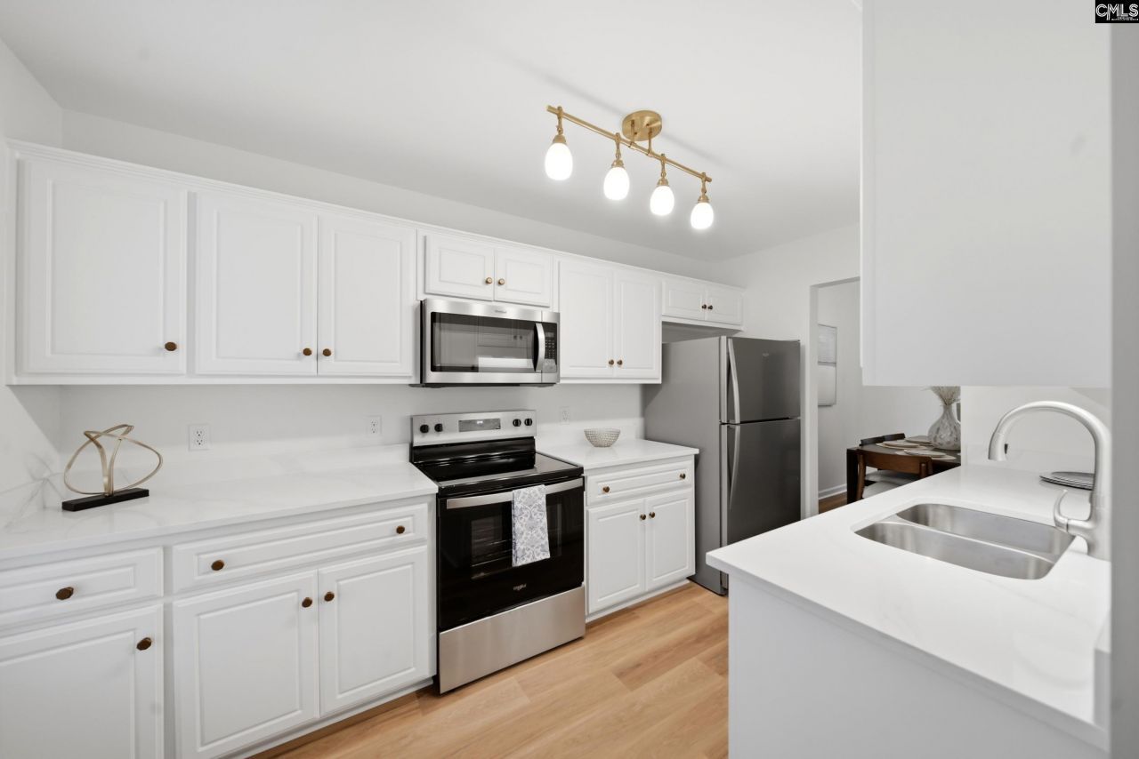 105 Waverly Drive Photo 4