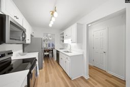 105 Waverly Drive  photo 4