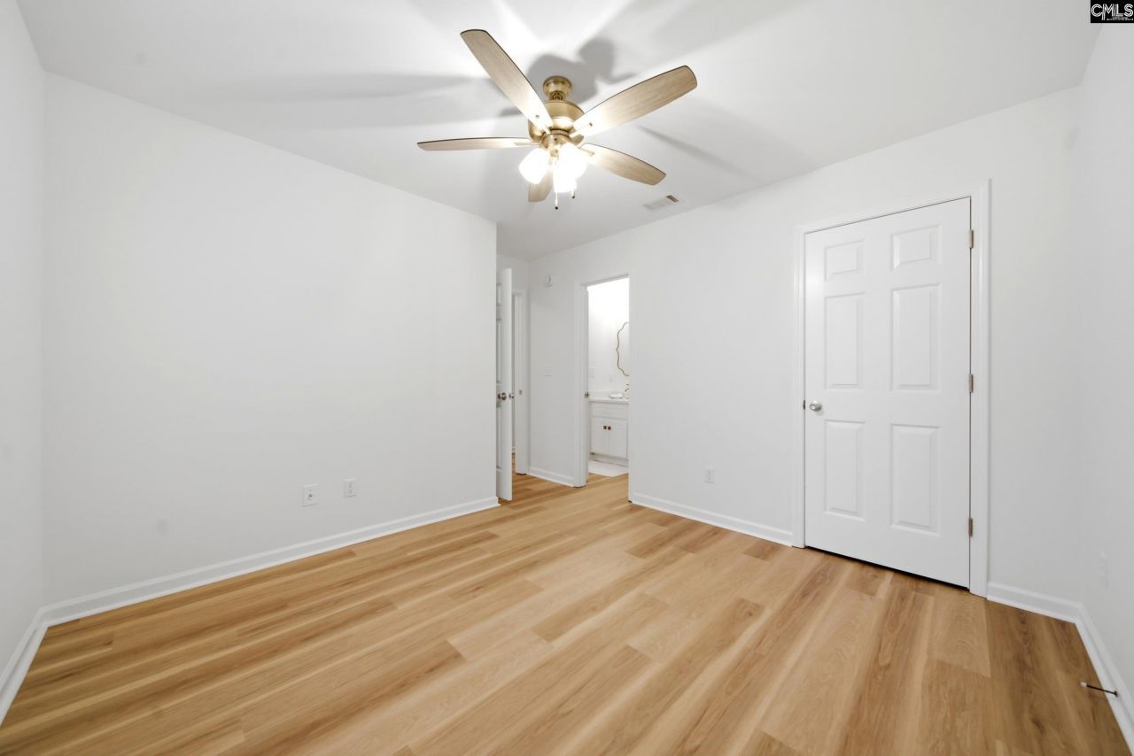 105 Waverly Drive  Photo 8