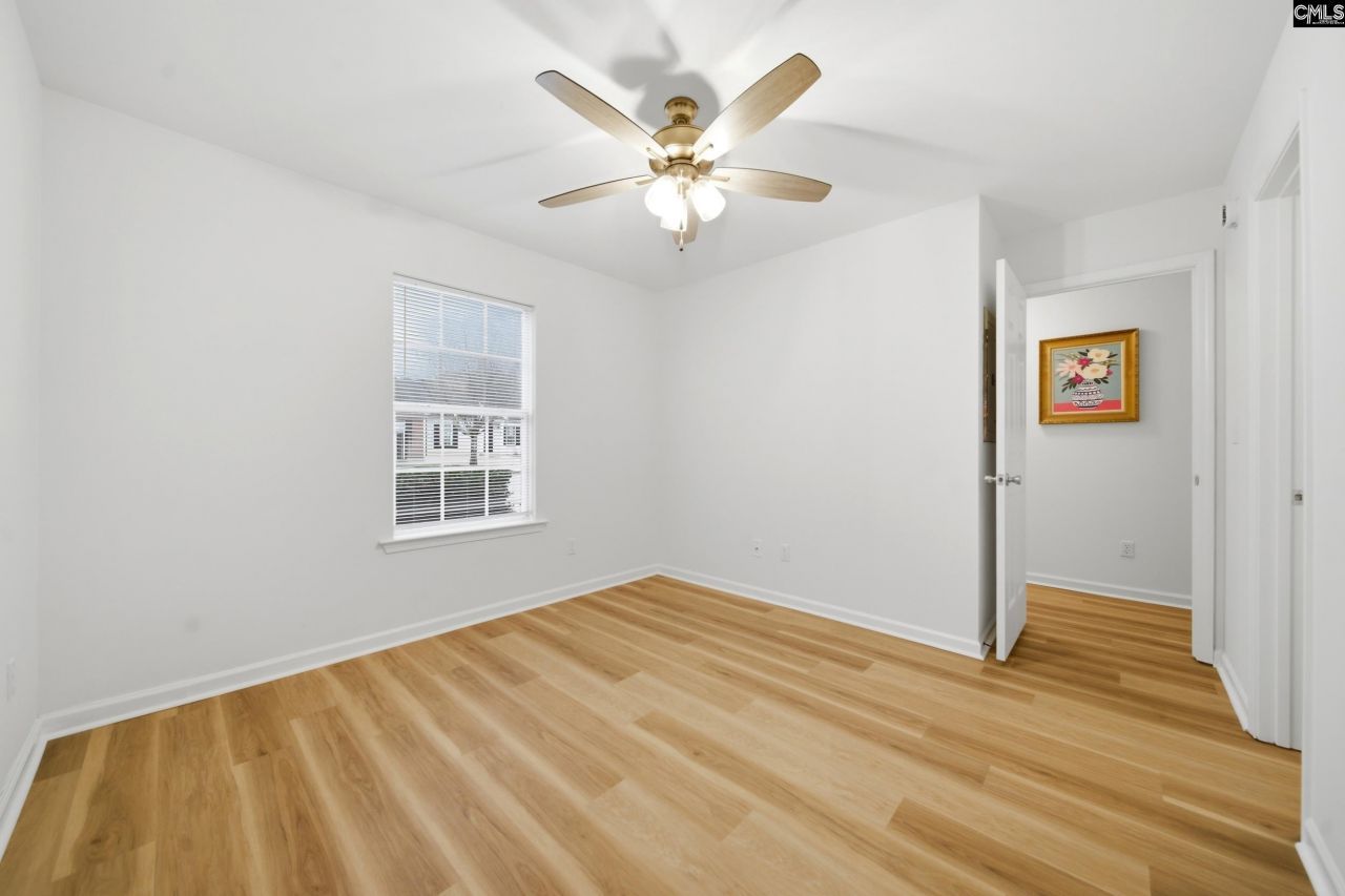 105 Waverly Drive  Photo 9