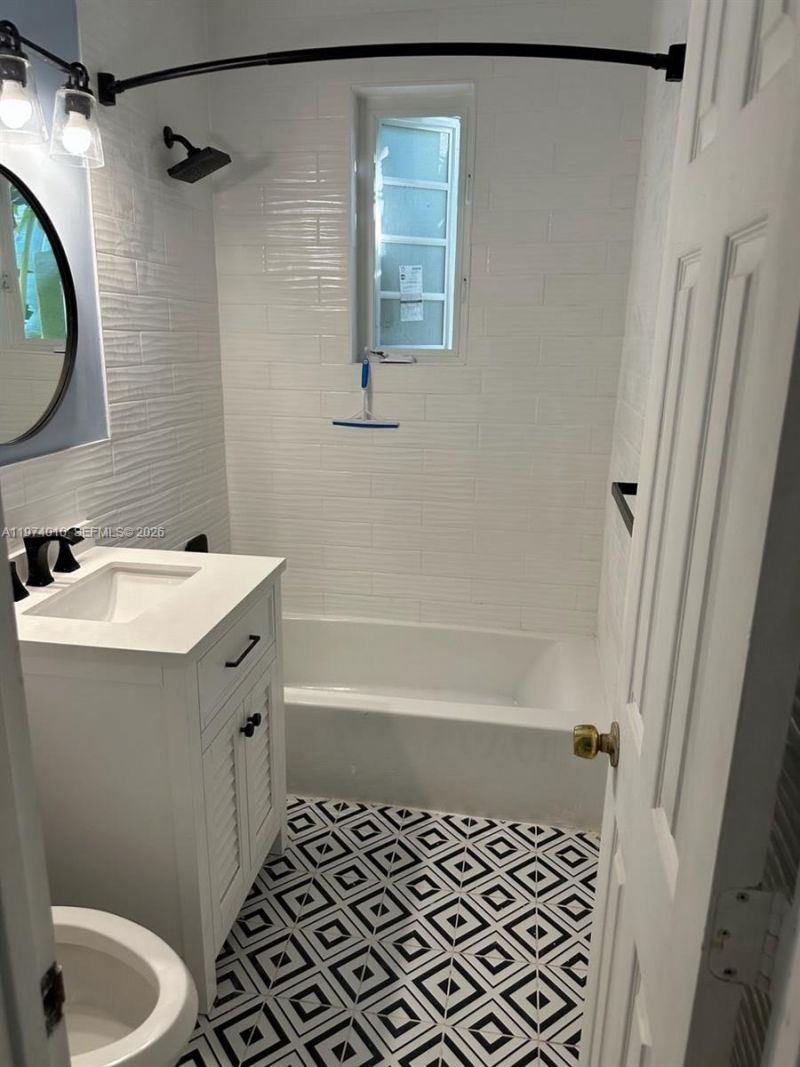 359 Meridian Ave , Unit A207, Miami Beach, FL 33139 Photo