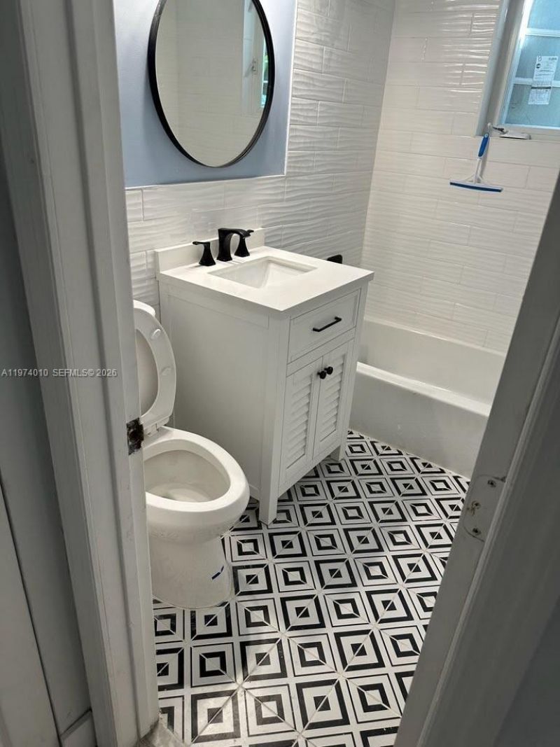 359 Meridian Ave , Unit A207, Miami Beach, FL 33139 Photo