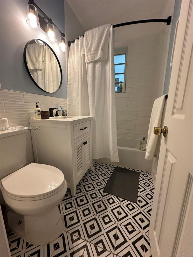 359 Meridian Ave, Unit A207, Miami Beach, FL 33139 Photo