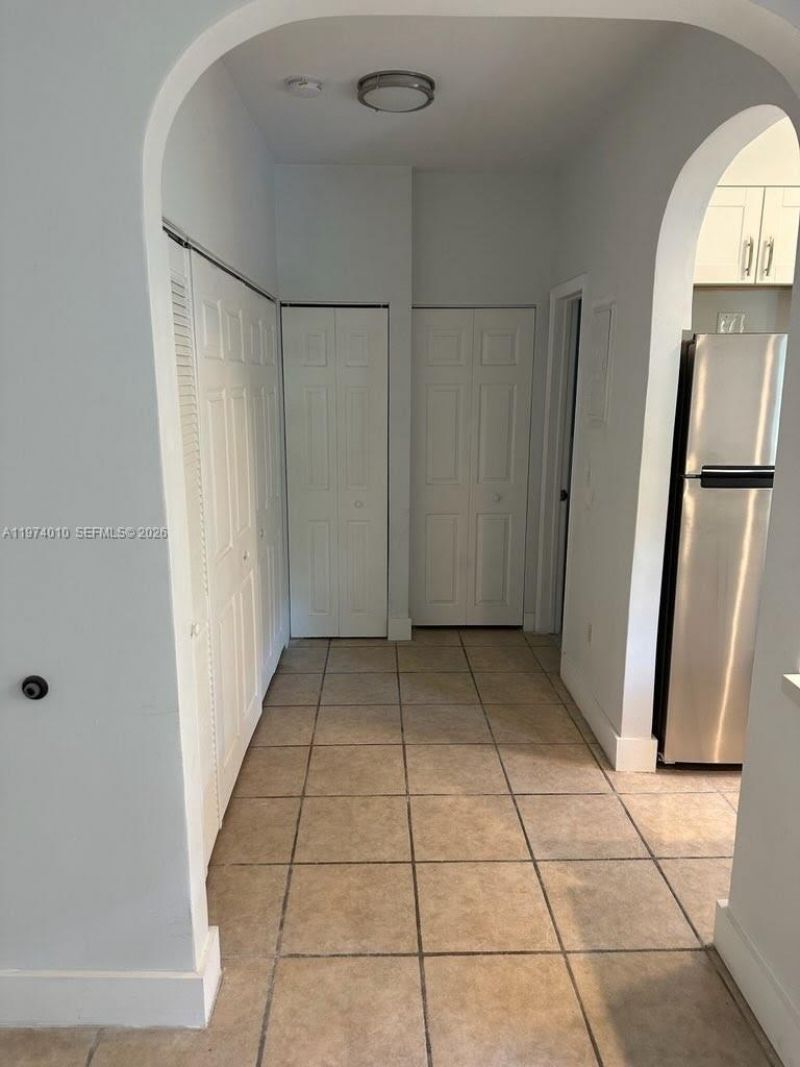 359 Meridian Ave, Unit A207, Miami Beach, FL 33139 Photo