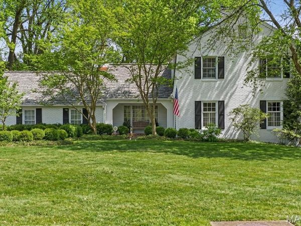 11230 Hermitage Hill Place, St Louis, MO 63131