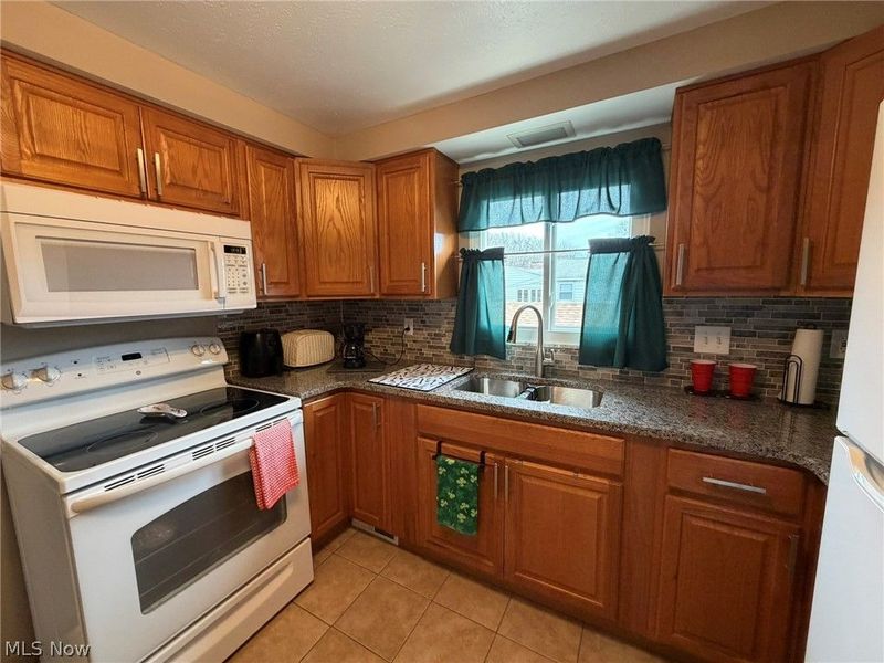 6482 State Road, Unit E16, Parma, OH 44134 Photo 3