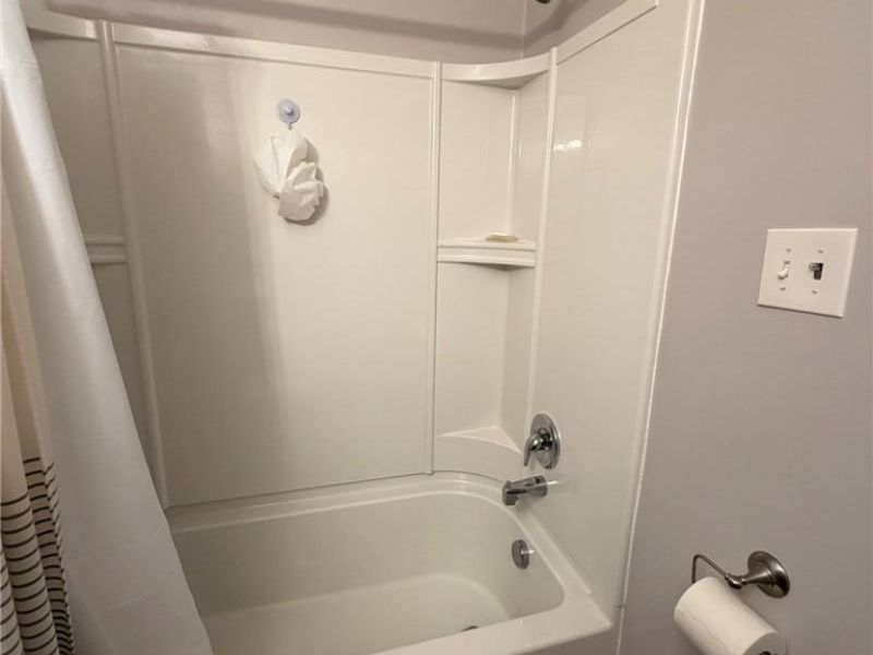 6482 State Road, Unit E16, Parma, OH 44134 Photo 9