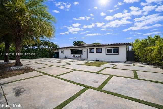 6271 NW 110th St, Hialeah, FL 33012 Photo