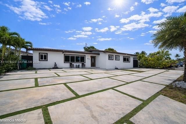6271 NW 110th St, Hialeah, FL 33012 Photo