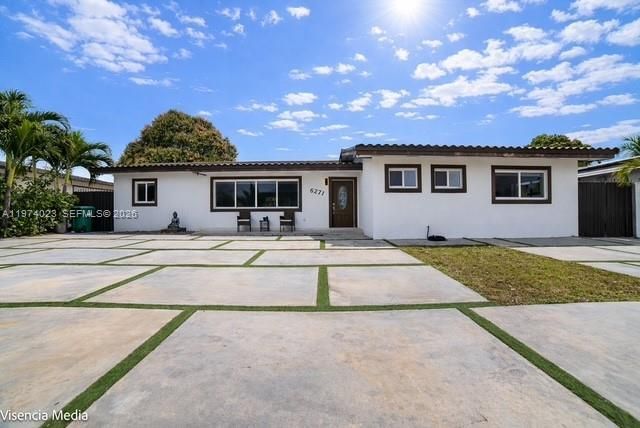 6271 NW 110th St, Hialeah, FL 33012 Photo