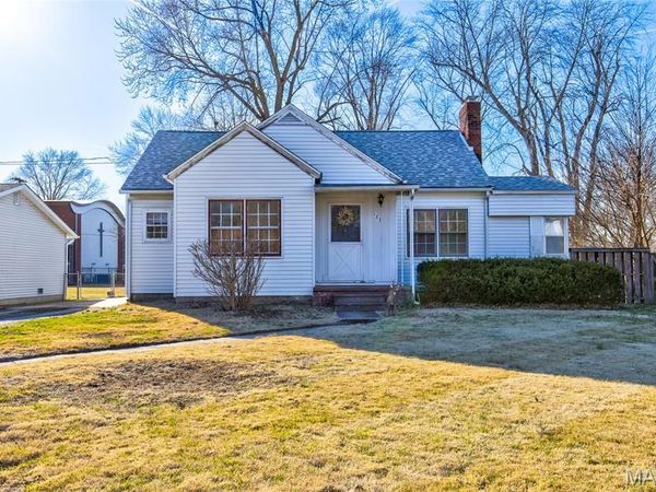 123 Bender Avenue, East Alton, IL 62024