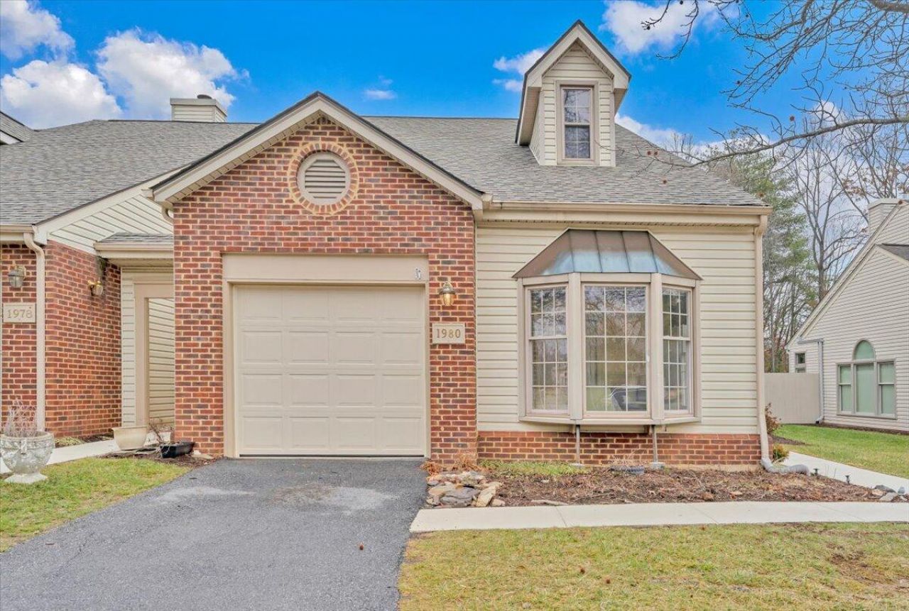 1980 Ashley Ln, Roanoke, VA 24018 Main Photo