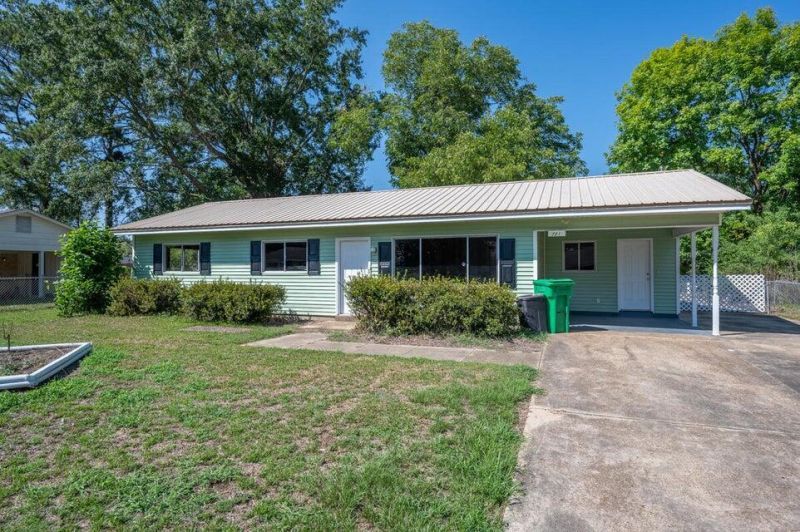 721 Cypress, Columbus, MS 39702 Main Photo
