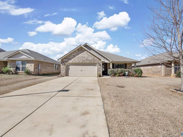 372 Willow Bank Circle, Decatur, AL 35603