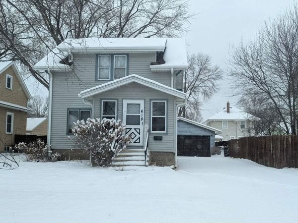 618 Park Avenue, North Mankato, MN 56003