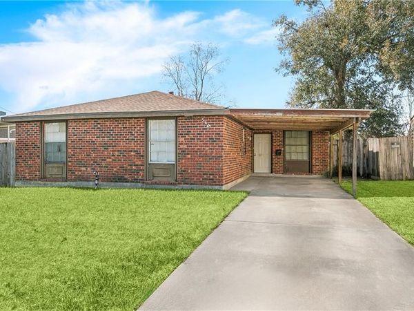 560 PHYLLIS Drive , Avondale, LA 70094