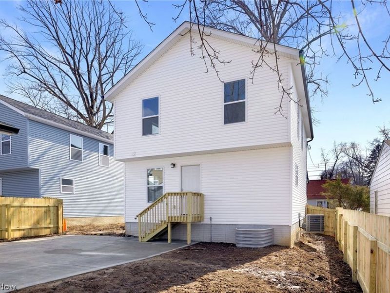 1331 Leonora Avenue, Akron, OH 44305 Photo 3