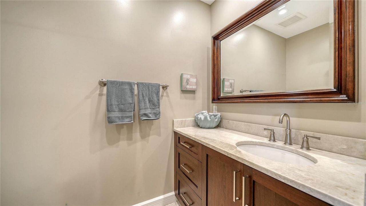 2165 Gulf Of Mexico Drive, Unit 115, Longboat Key, FL 34228 Photo