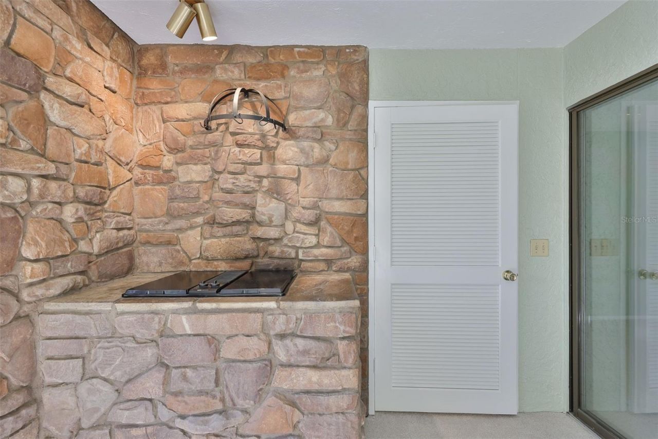 635 Woodlawn Drive, Unit 635, Bradenton, FL 34210 Photo