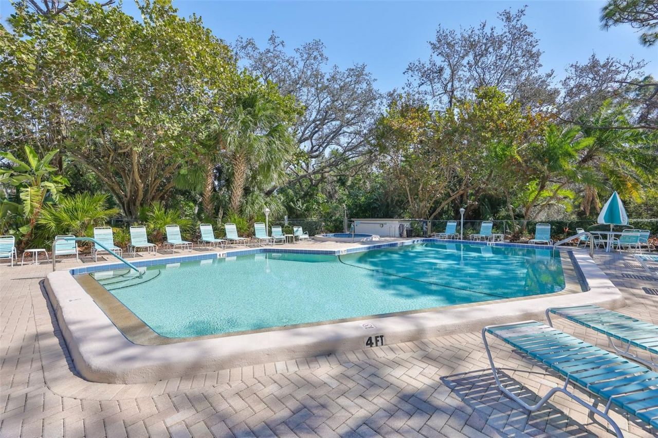 635 Woodlawn Drive, Unit 635, Bradenton, FL 34210 Photo