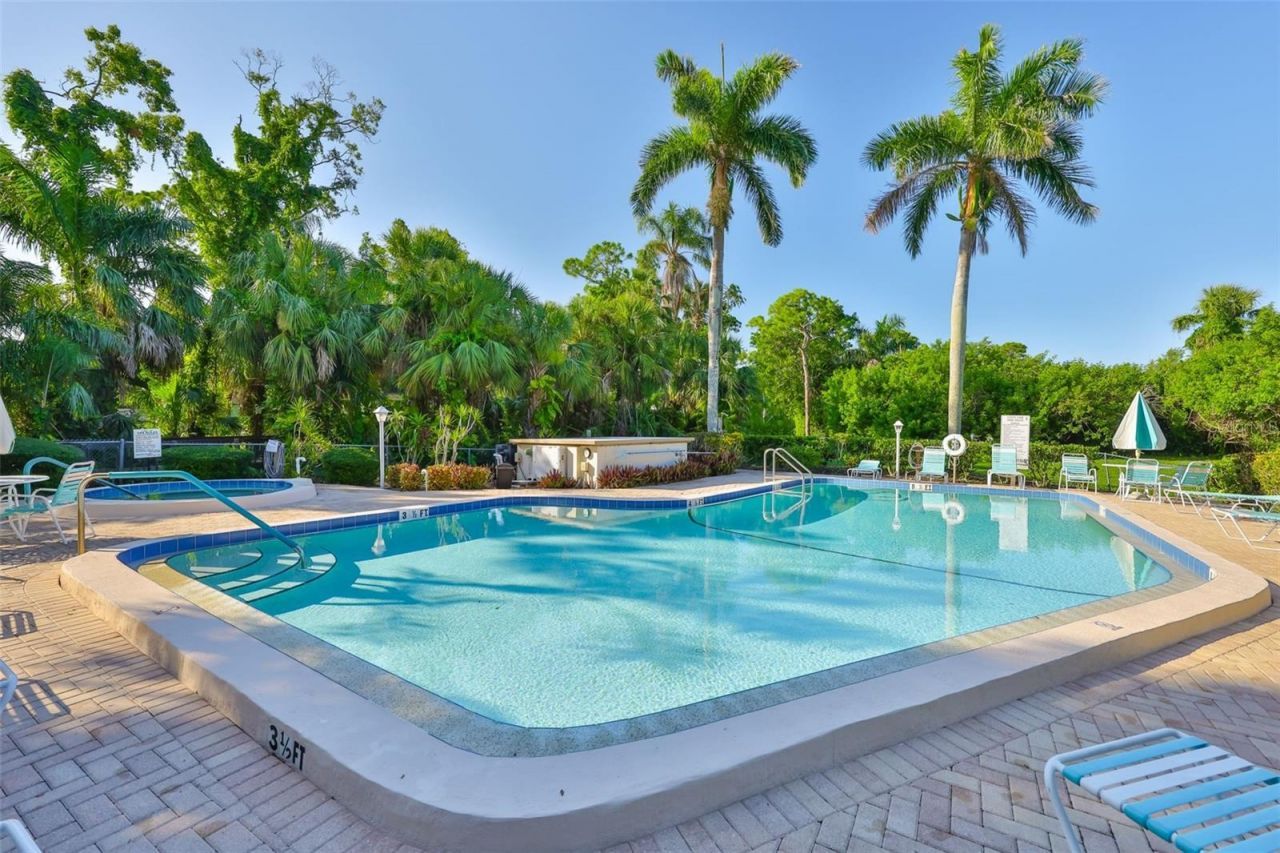 635 Woodlawn Drive, Unit 635, Bradenton, FL 34210 Photo