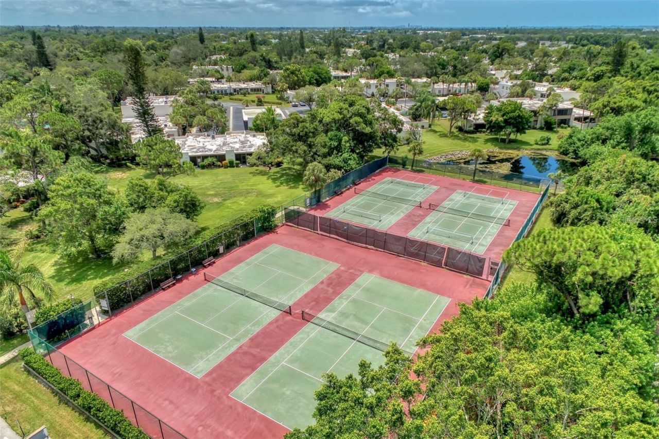 635 Woodlawn Drive, Unit 635, Bradenton, FL 34210 Photo