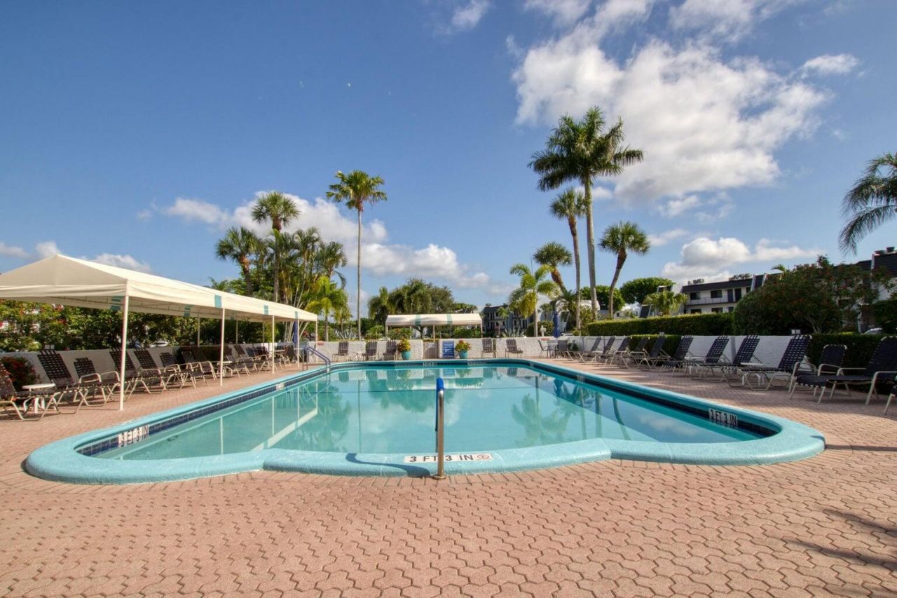 4260 D Este Court, Unit 102, Lake Worth, FL 33467 Photo
