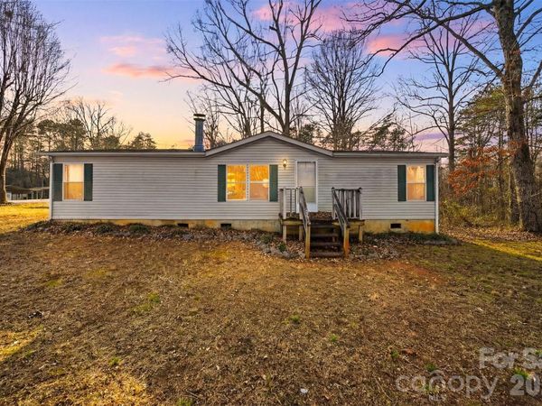 109 10th Street NE, Hildebran, NC 28637