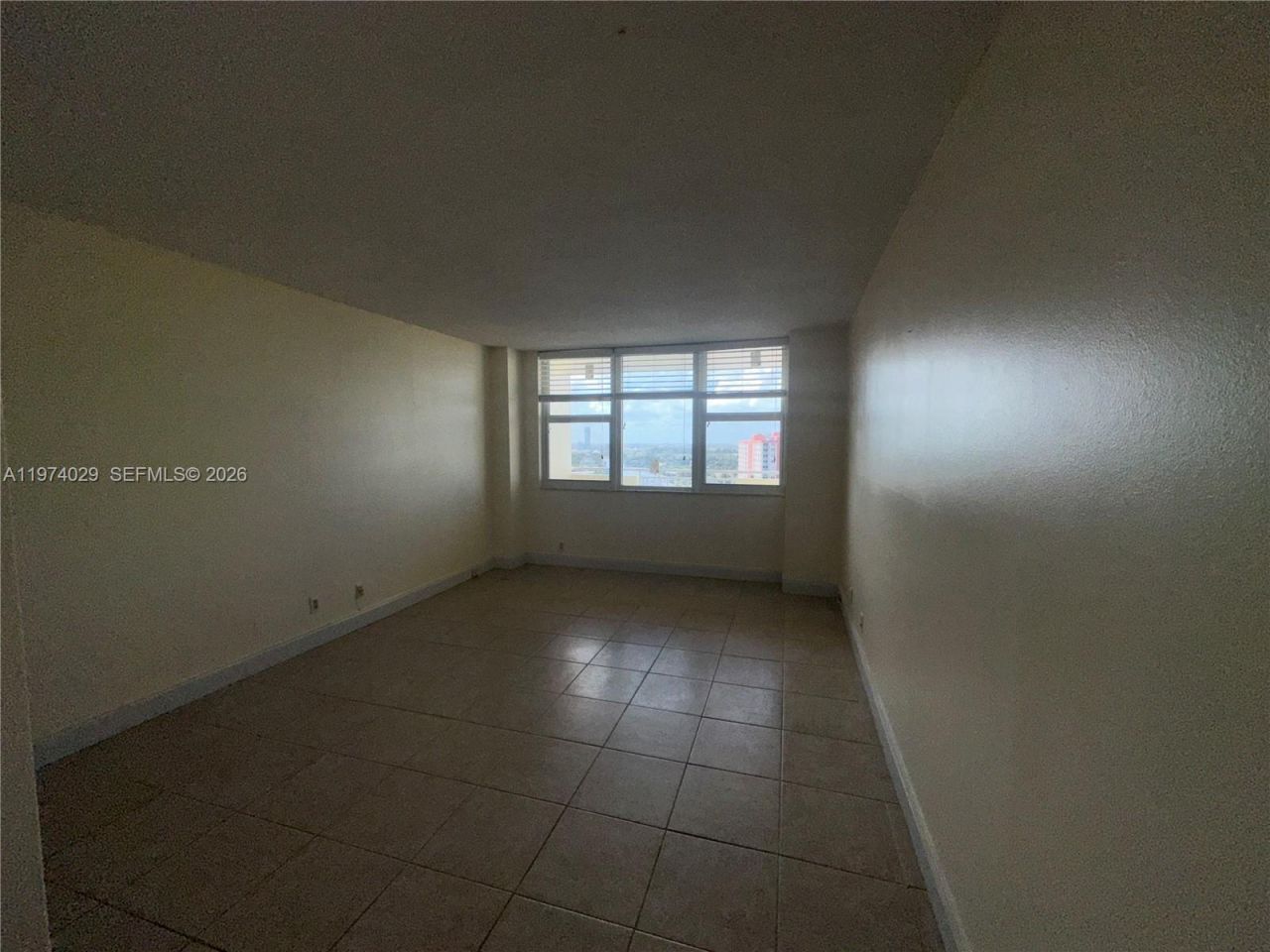 3180 S Ocean Dr, Unit 1518, Hallandale Beach, FL 33009 Photo