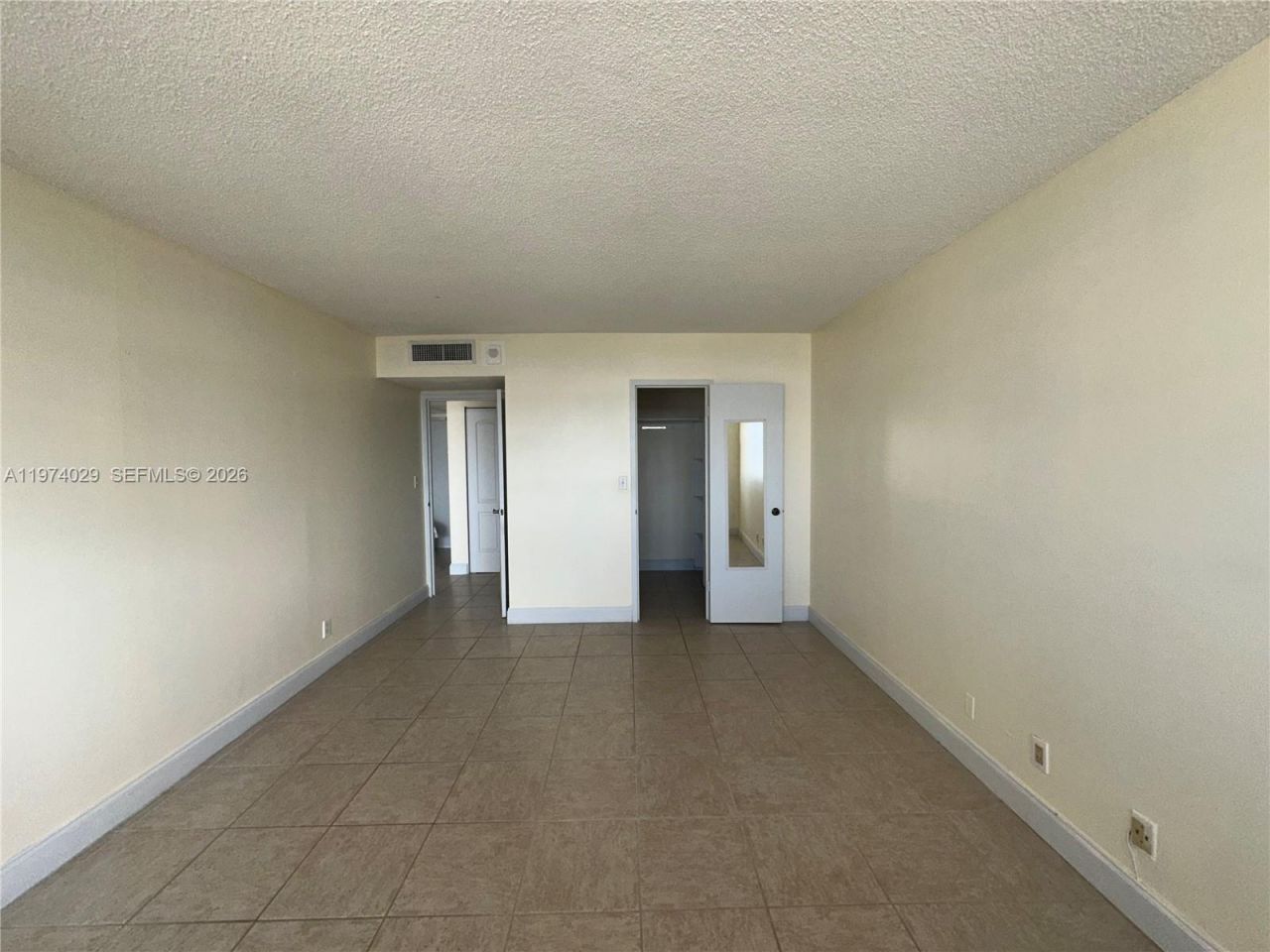 3180 S Ocean Dr, Unit 1518, Hallandale Beach, FL 33009 Photo