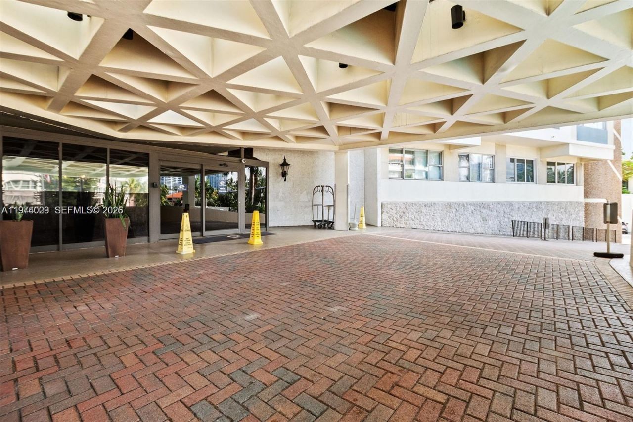 3180 S Ocean Dr, Unit 1518, Hallandale Beach, FL 33009 Photo