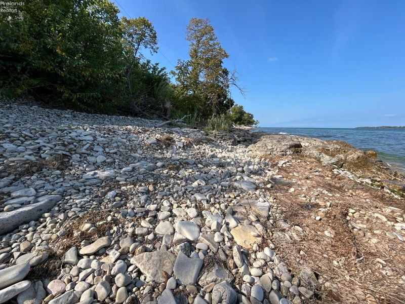 23 N Shore, Middle Bass Island, OH 43446 Photo 3