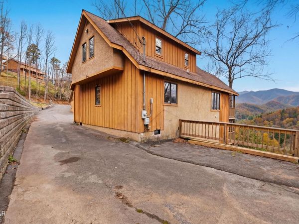 1443 Arbon Drive, Gatlinburg, TN 37738