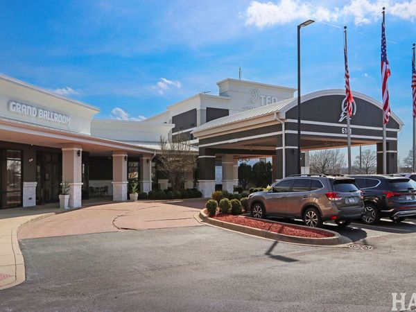 6175 W Grand Avenue, Unit 1002, Gurnee, IL 60031