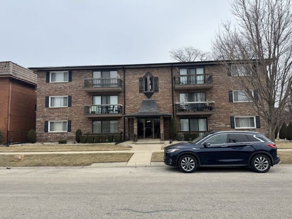 10851 S Keating Avenue, Unit 1B, Oak Lawn, IL 60453