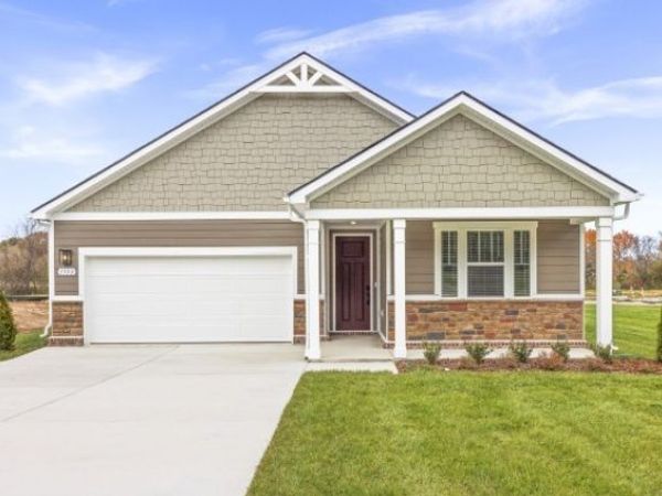 1544 Oak Springs Dr, Columbia, TN 38401