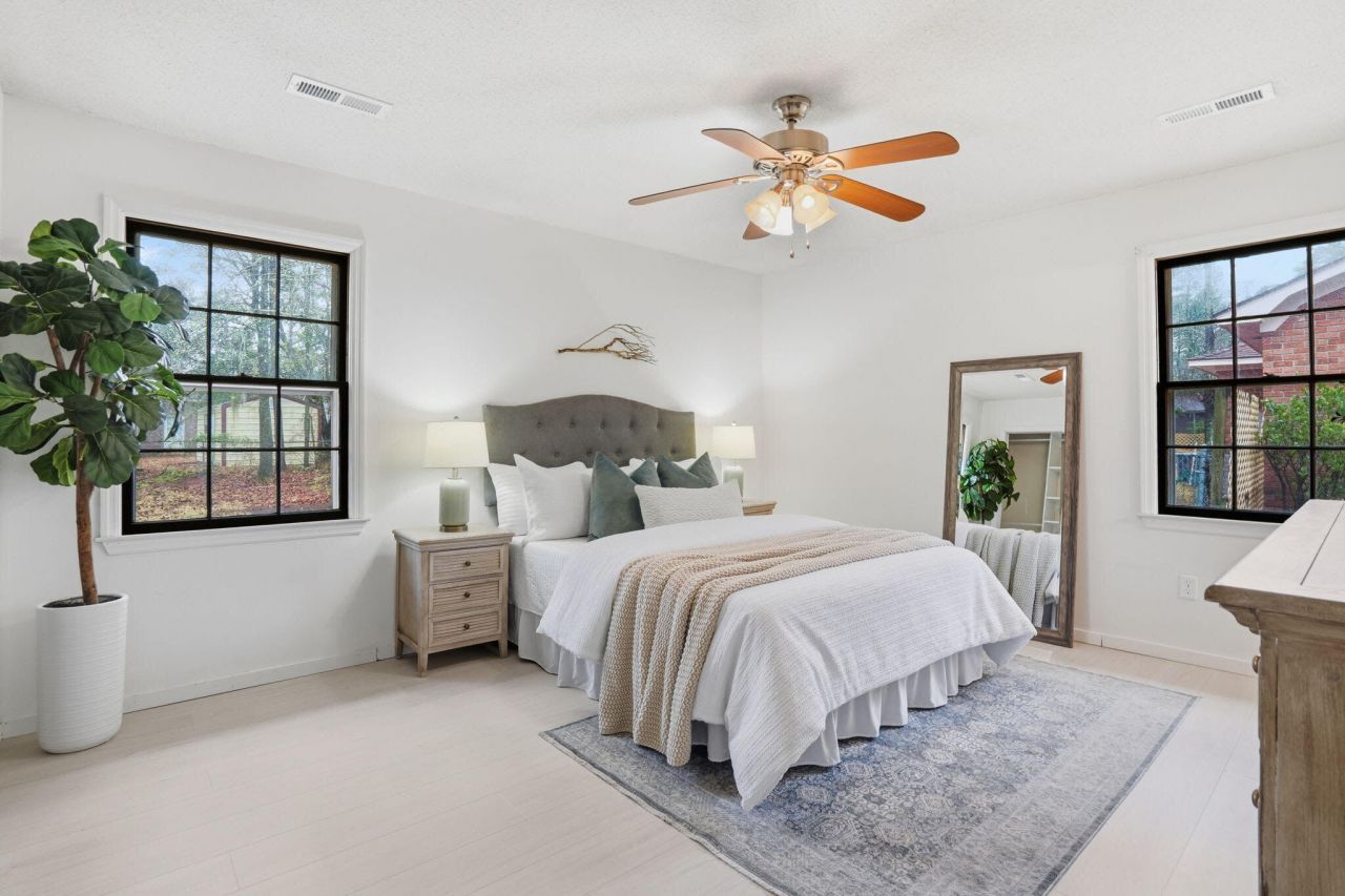 104 Hedge Row Photo 11