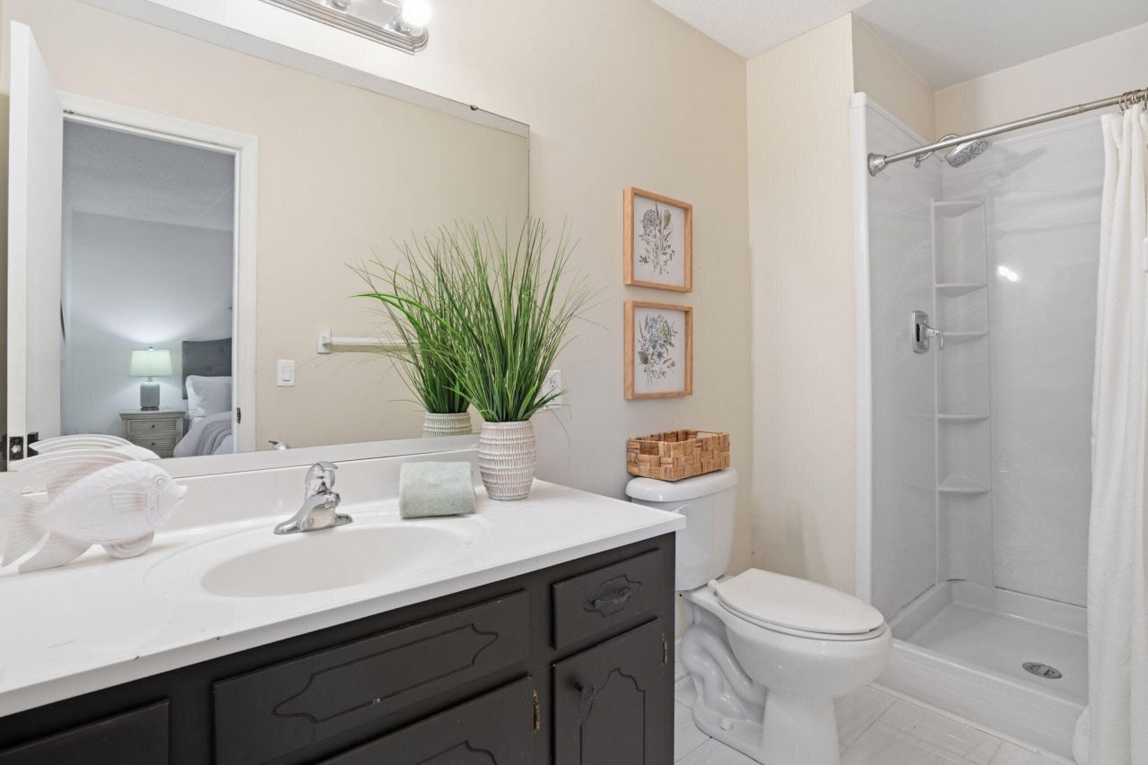 104 Hedge Row Photo 13