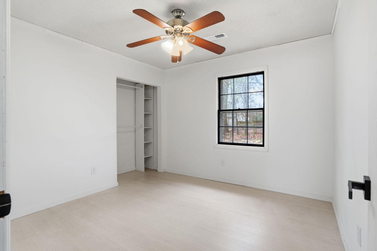 104 Hedge Row Photo 16