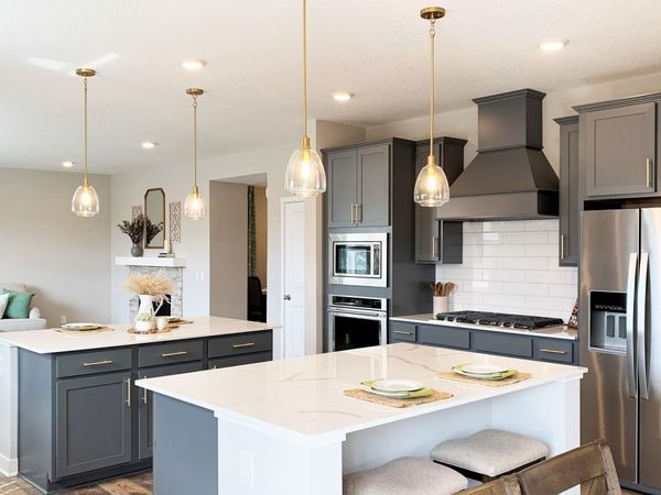 1728 Oak Creek Pass, Chaska, MN 55318